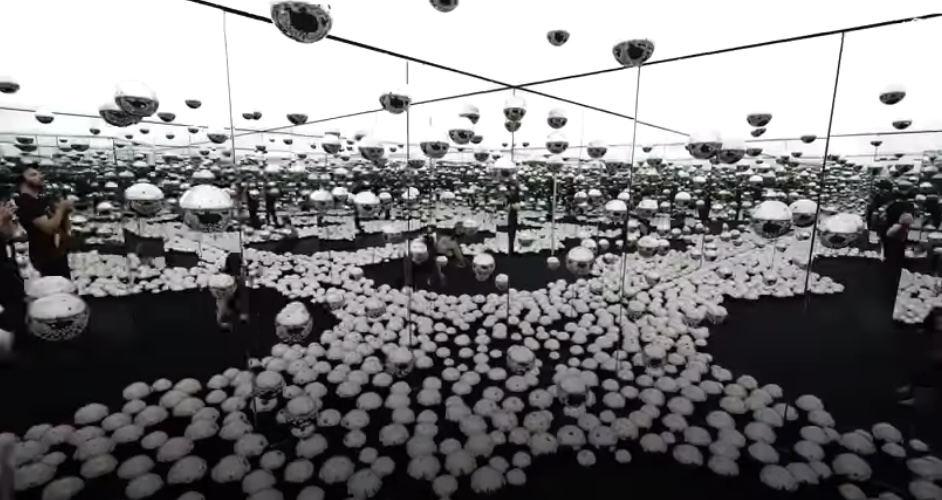 Infinity Mirrored Room